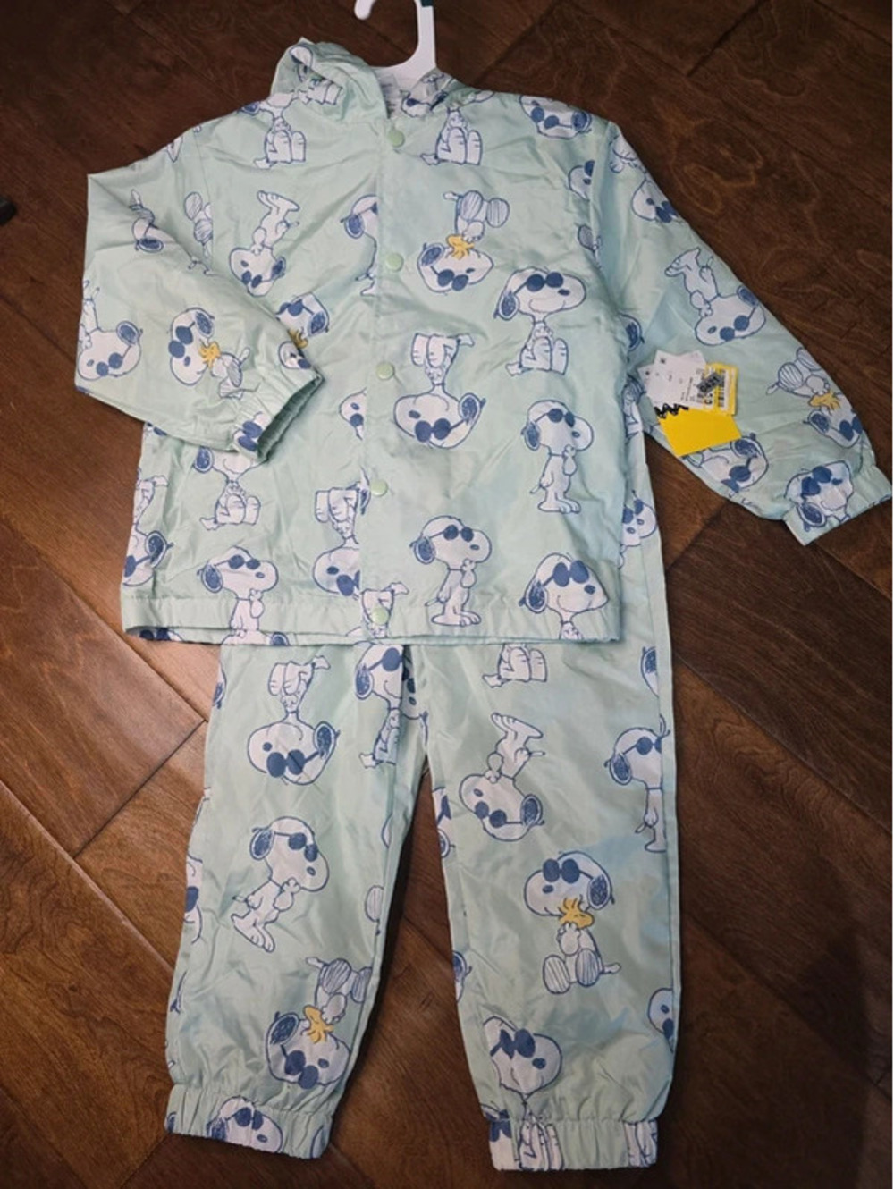 4t brand new snoopy, tracksuit, item 421G7